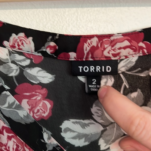 Torrid Plus Size Black Floral Chiffon Shirt Dress - Picture 3 of 5
